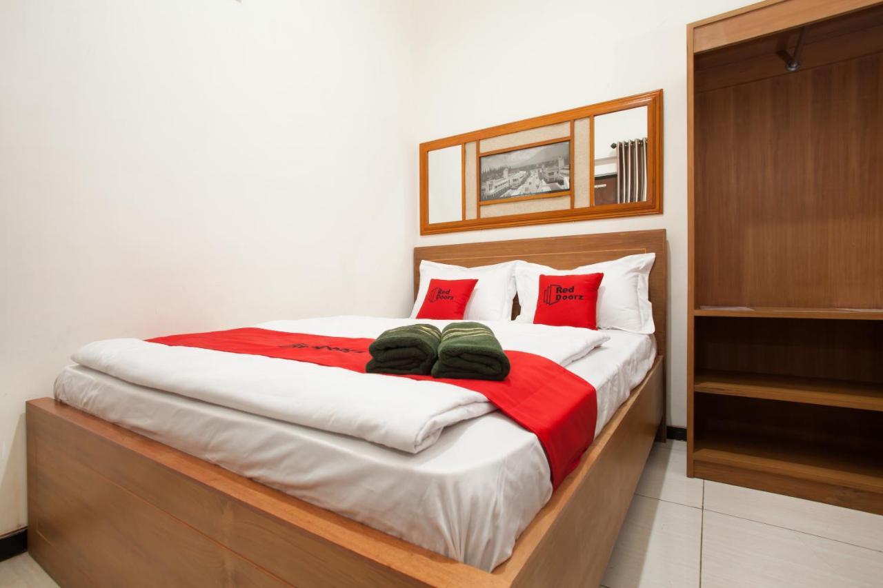 Reddoorz Syariah Near Singha Merjosari Park Malang Extérieur photo