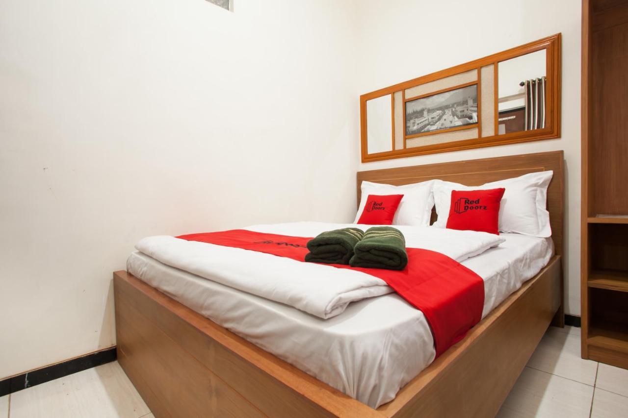Reddoorz Syariah Near Singha Merjosari Park Malang Extérieur photo