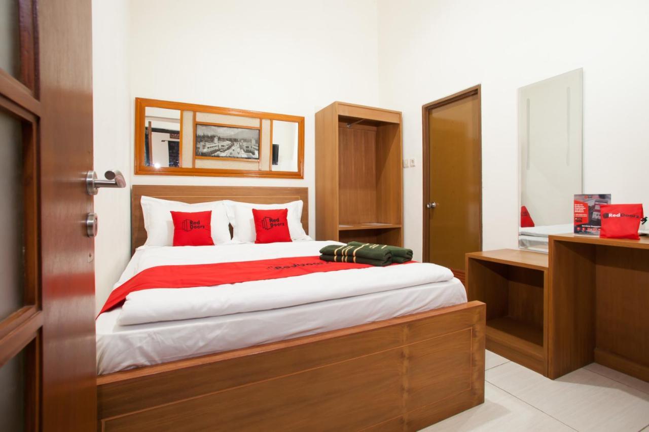 Reddoorz Syariah Near Singha Merjosari Park Malang Extérieur photo